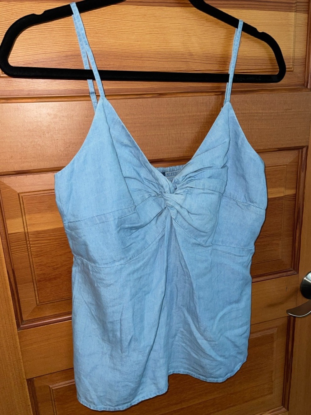 CLOSET CLOSEOUT SALE - Old Navy Light Blue Lyocell Twist-Front Top/Cami - Picture 3 of 8